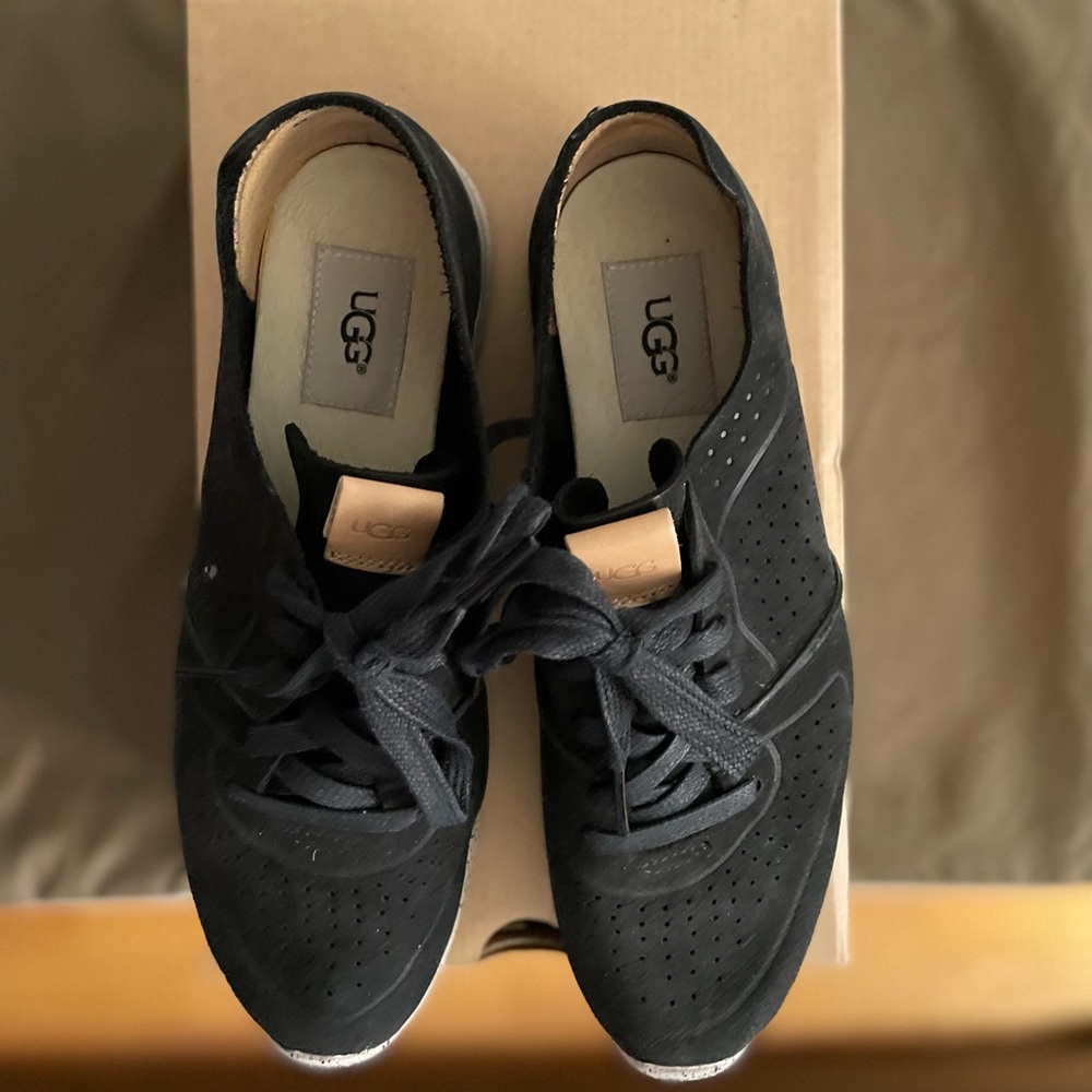 UGG Tye Nubuck Leather Womens Sneaker